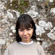 Profesora de biología y geología, especializada en biodiversidad con un nivel de inglés avanzado